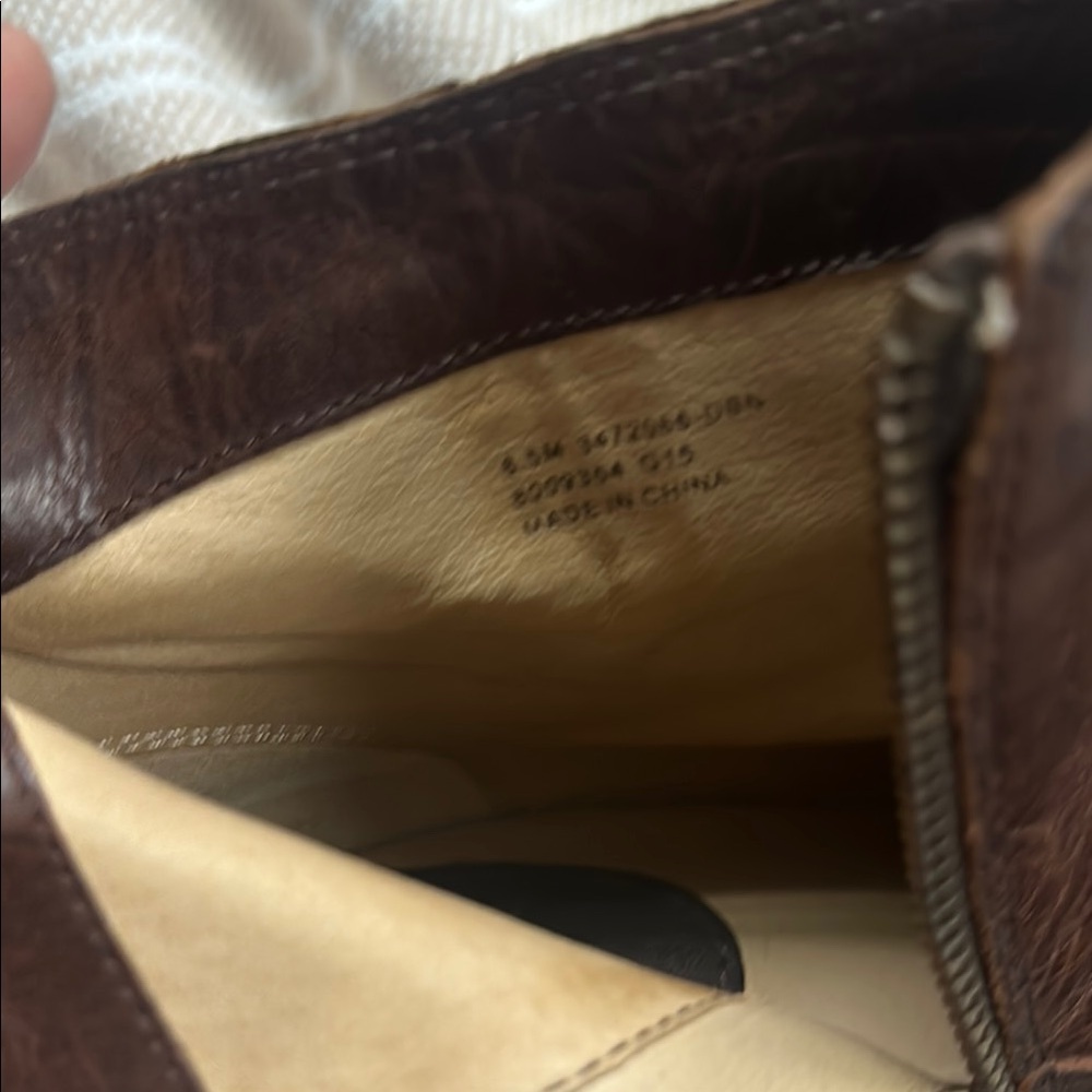 Frye Renee Seam Short Ankle Boots - US 8.5 - Picture 7 of 14